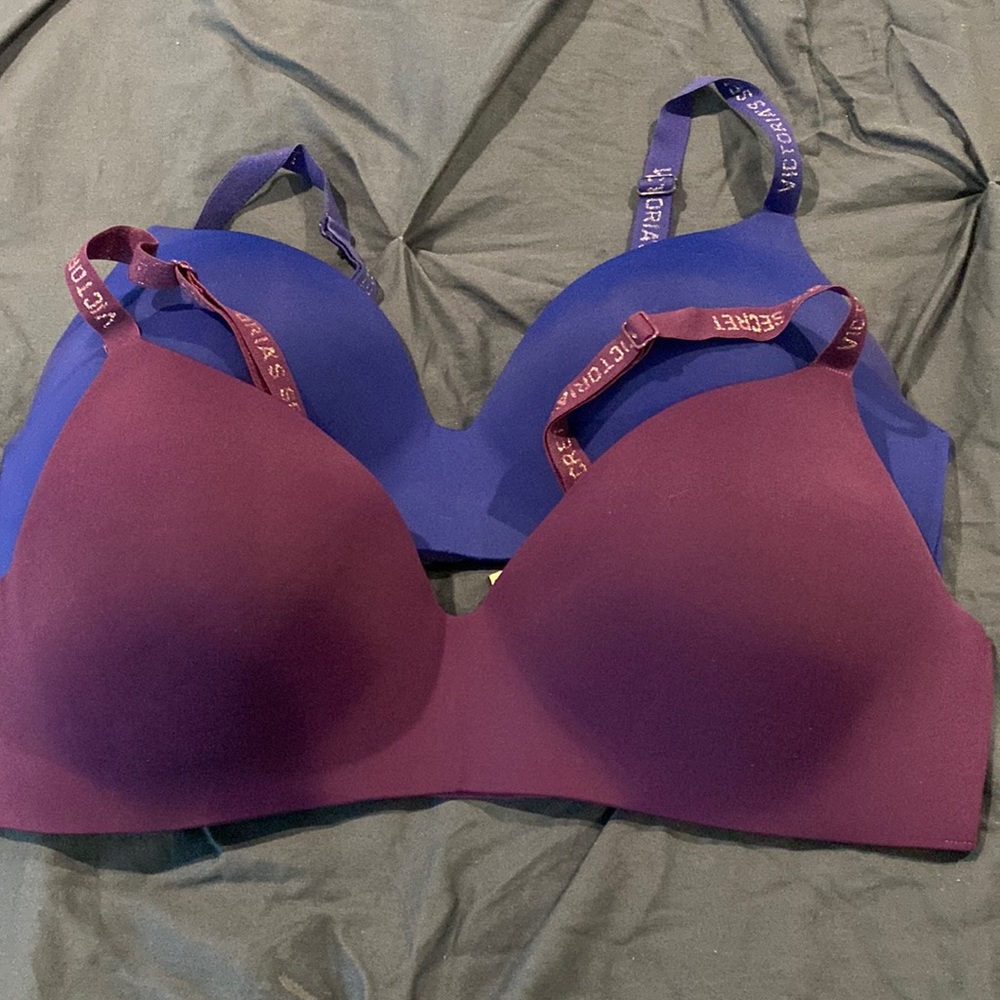 Victoria Secret bras. Never worn but no tags. Listing price is for both bras.